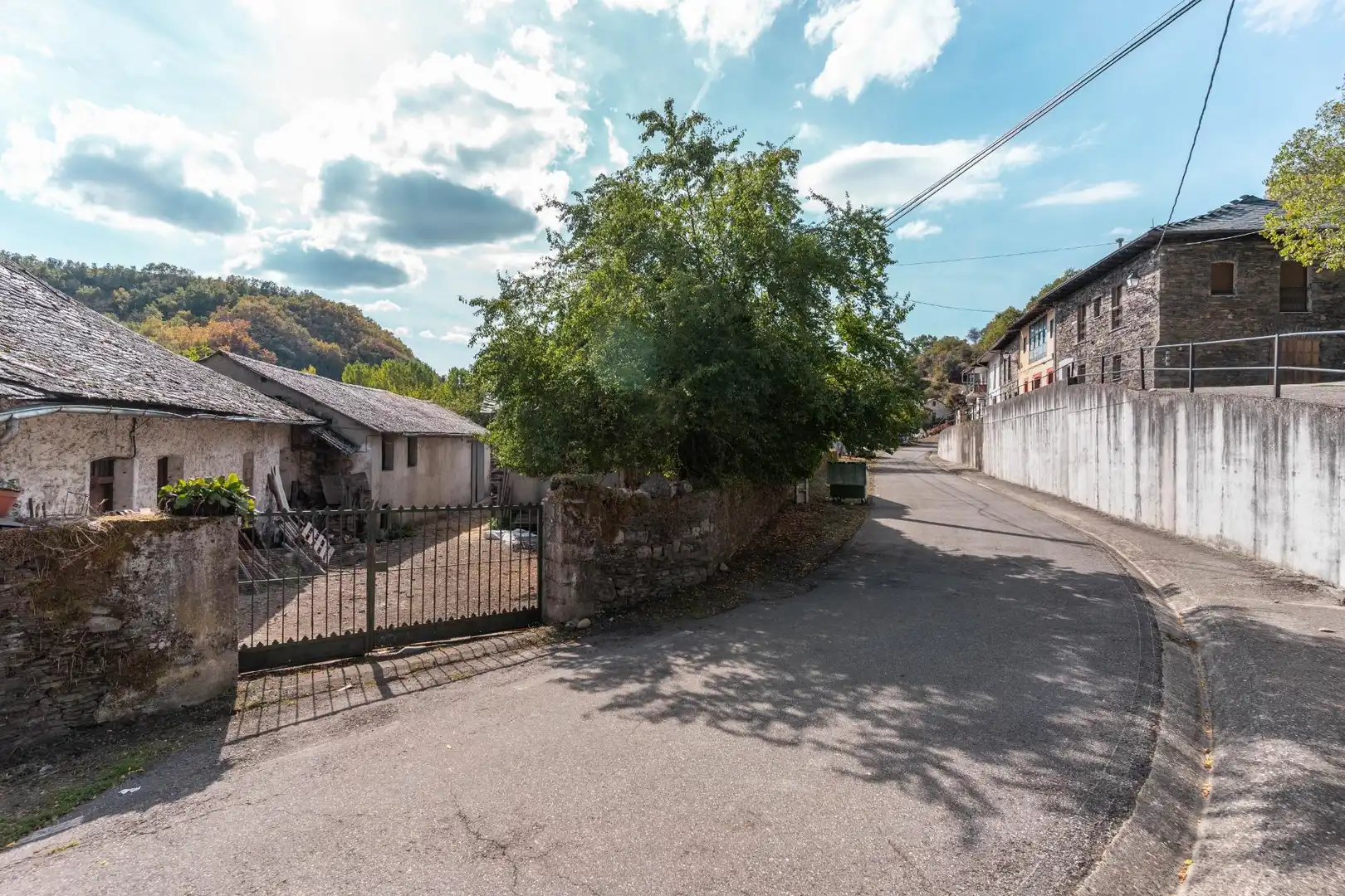 Vista exterior de Casa o chalet en venta en Palacios del Sil con Jardín privado