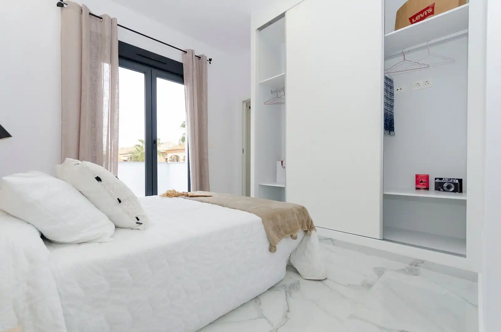 Habitación de Casa o chalet en venta en Torrevieja con Aire acondicionado, Jardín privado y Terraza