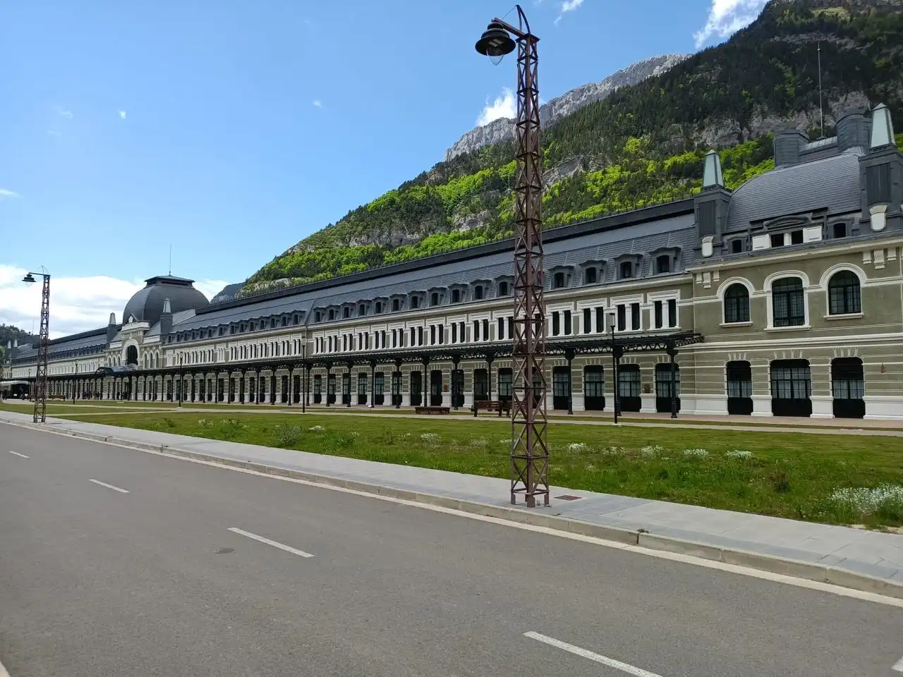 Vista exterior de Dúplex en venda en Canfranc