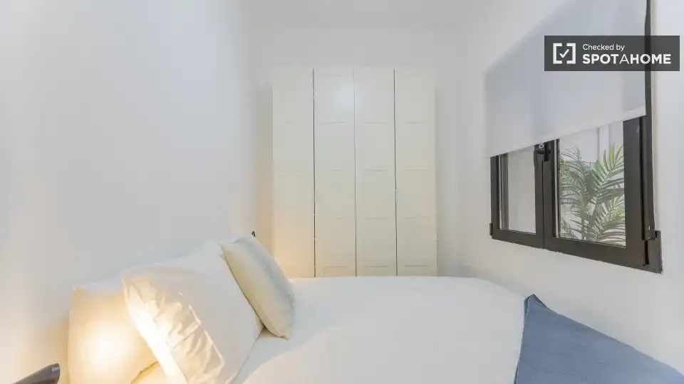 Schlafzimmer von Wohnung zur Miete in Valencia mit Klimaanlage, Heizung und Möbliert