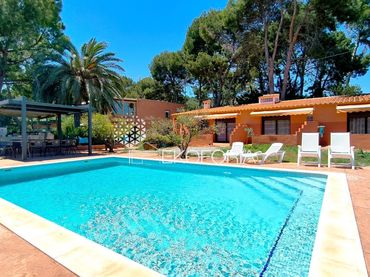 Casa amb piscina en venda a Alfinach - Los Monasterios