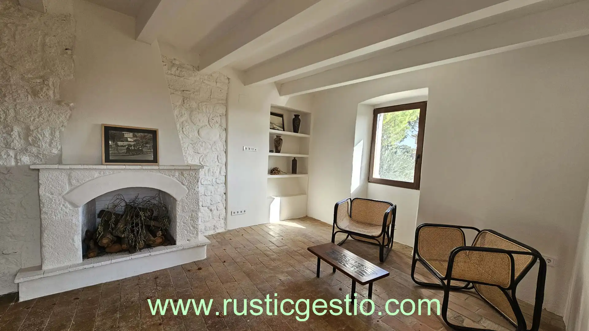Country house zum Verkauf in Navata mit Privatgarten, Terrasse und Schwimmbad