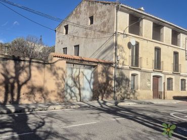 Casa amb balcó en venda a Avenida de la Rioja