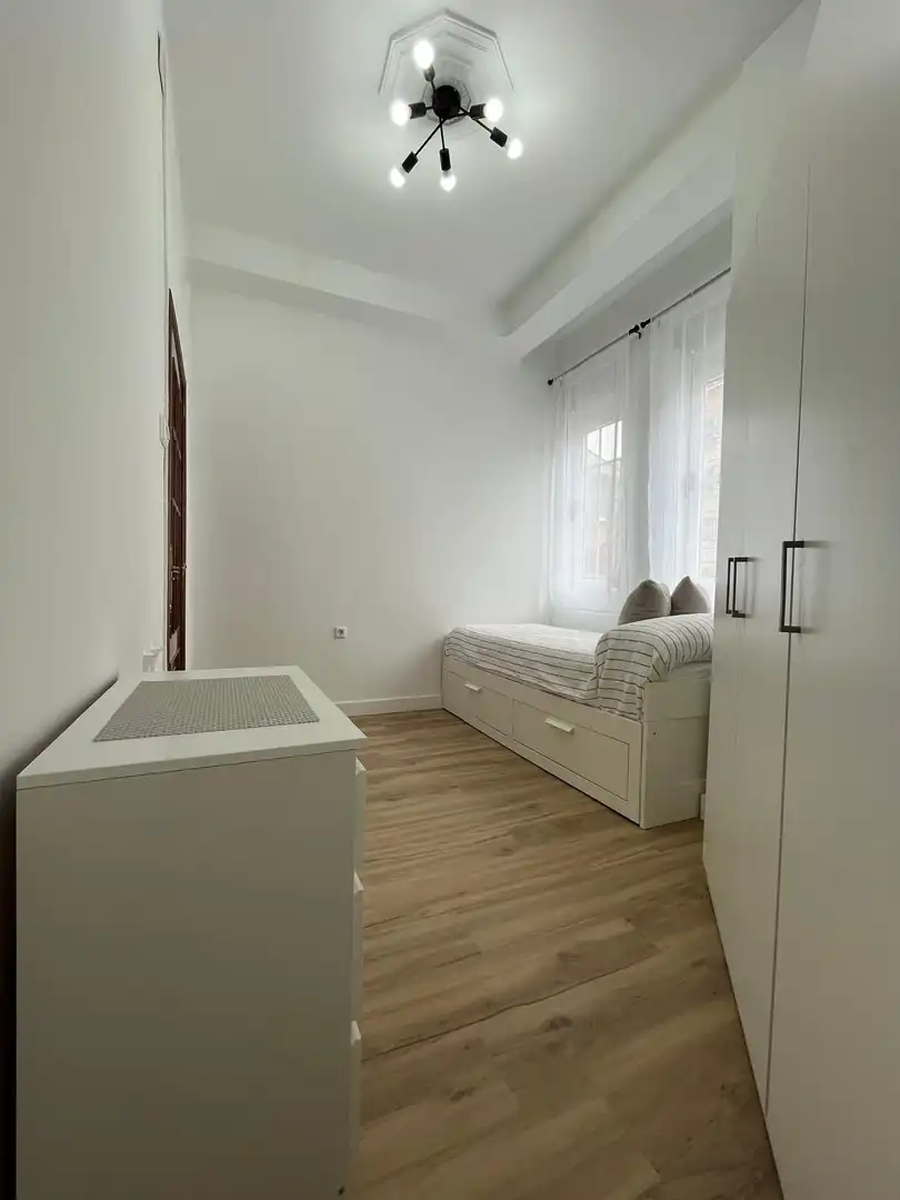 Bedroom of Flat for rent in Ferrol  with Heating