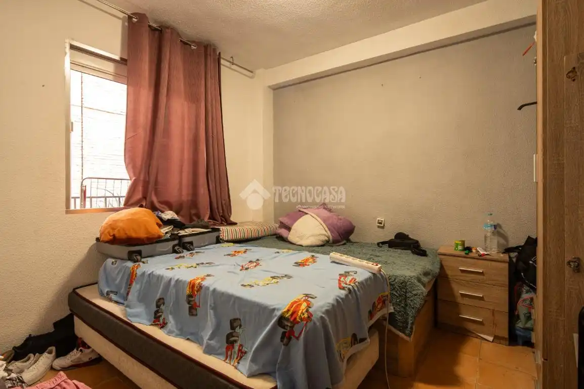 Bedroom of Flat for sale in Granada  with Balcony