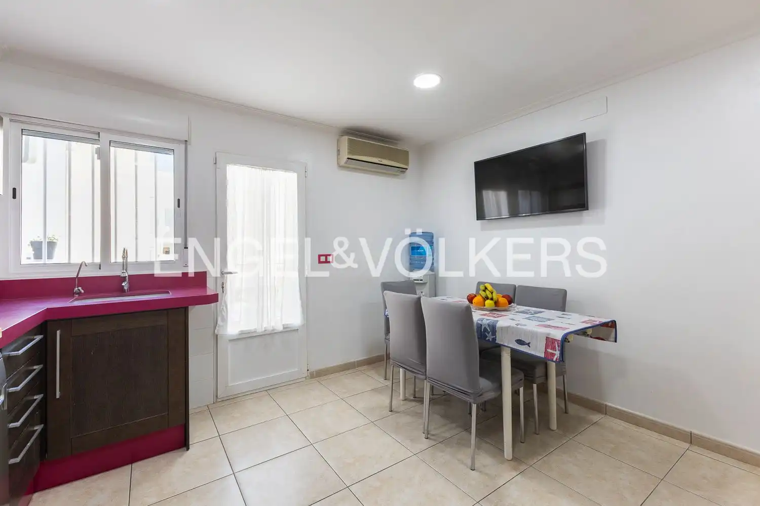 Dining room of Houses for sale in La Pobla de Vallbona  with Air Conditioner, Heating and Terrace