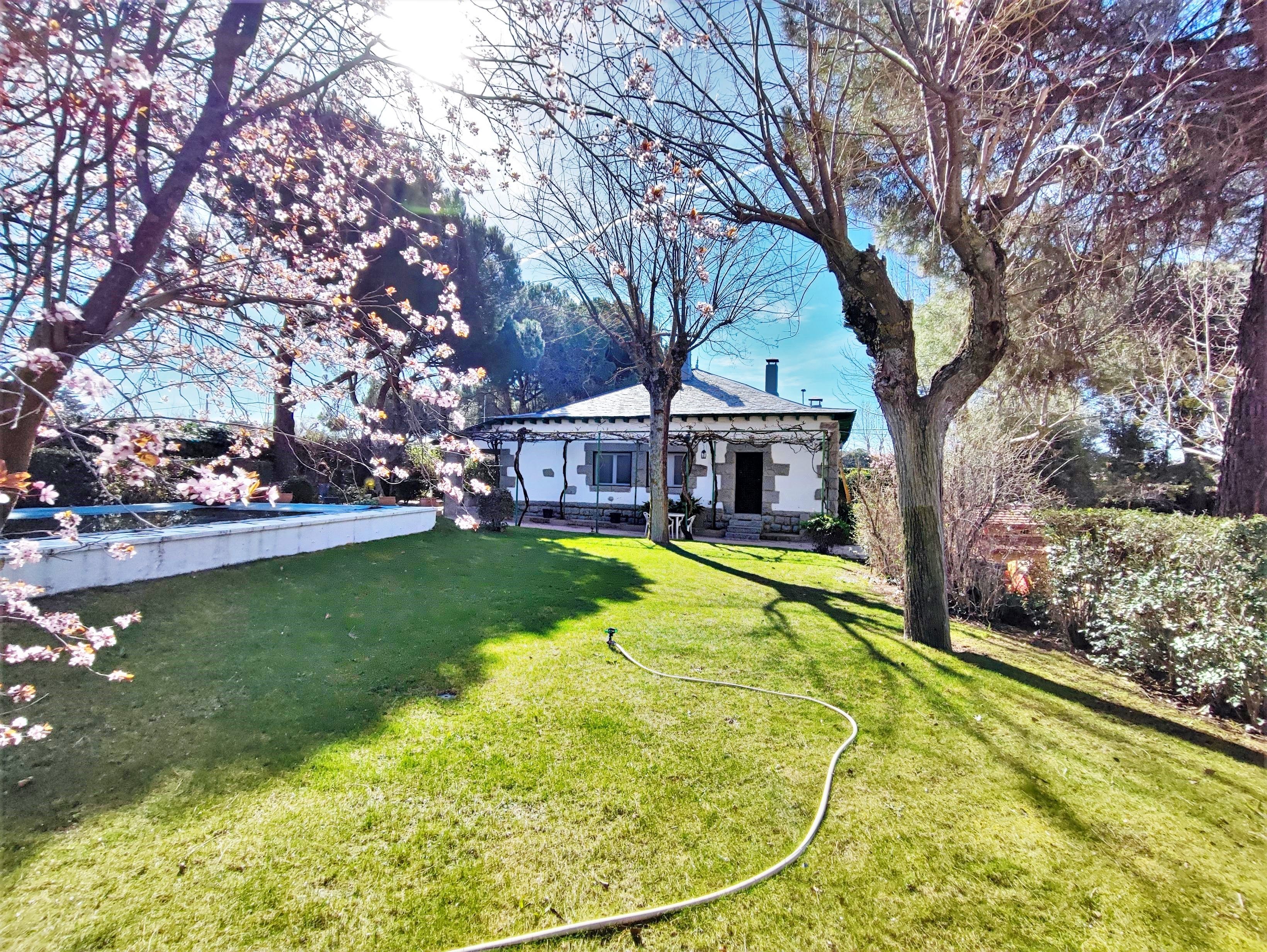 Jardí de Casa o xalet en venda en Valdemorillo amb Calefacció, Jardí privat i Piscina