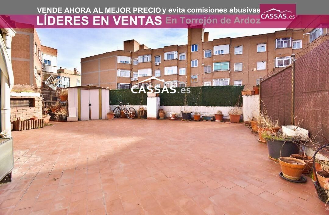 Exterior view of Flat for sale in Torrejón de Ardoz  with Air Conditioner, Heating and Parquet flooring