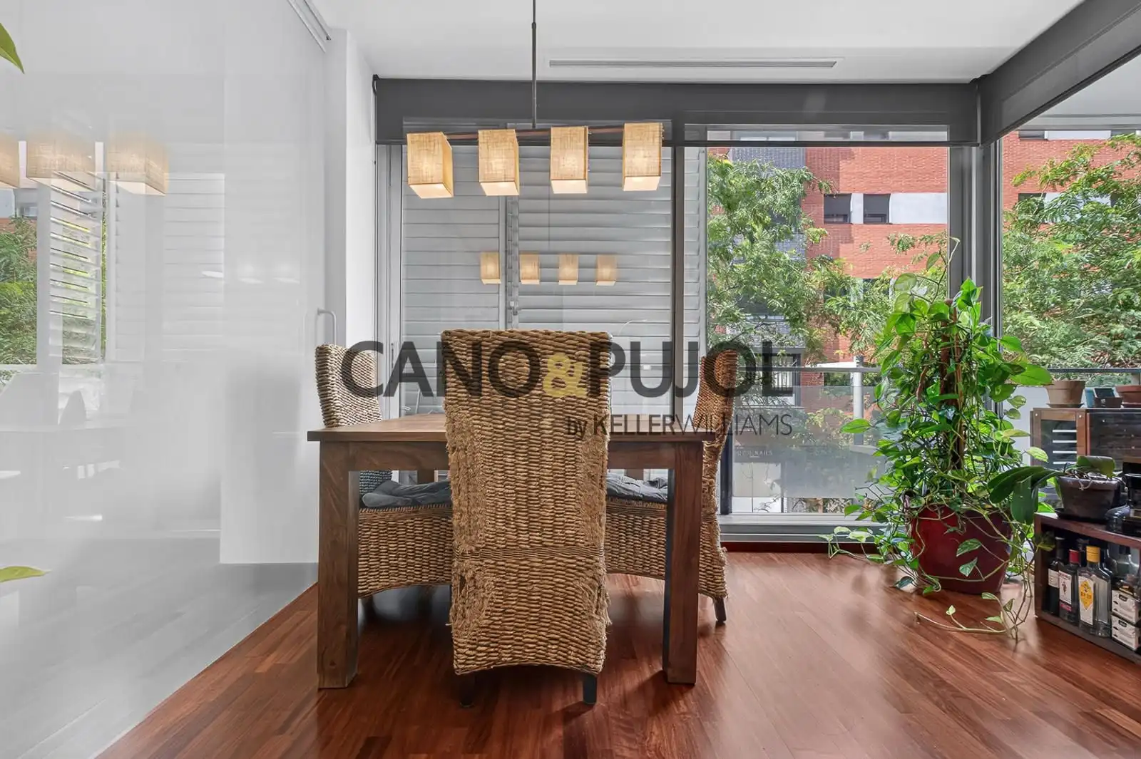 Menjador de Pis en venda en Sant Cugat del Vallès amb Aire condicionat, Calefacció i Parquet