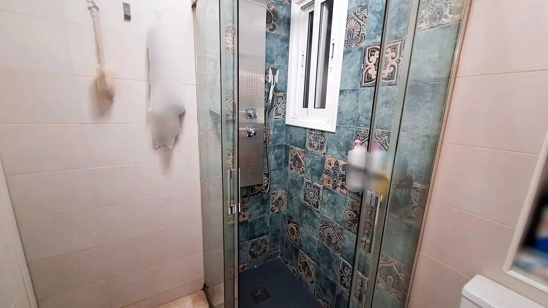 Bathroom of Flat for sale in Córdoba  with Air Conditioner, Heating and Furnished