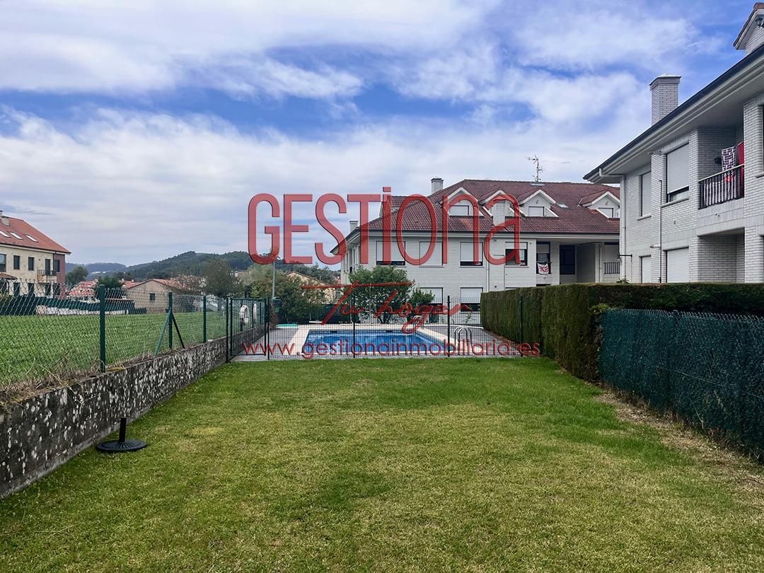 Vista exterior de Planta baixa en venda en Meruelo amb Calefacció, Terrassa i Piscina comunitària