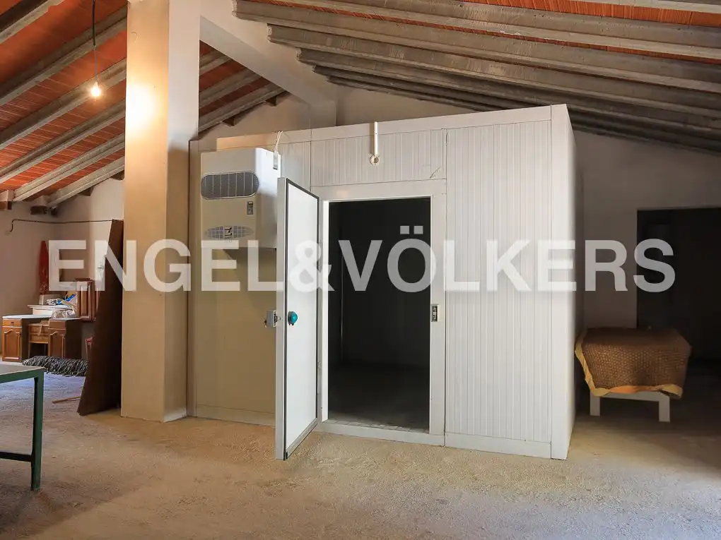 Finca rústica en venda en Ayora amb Jardí privat, Parquet i Terrassa