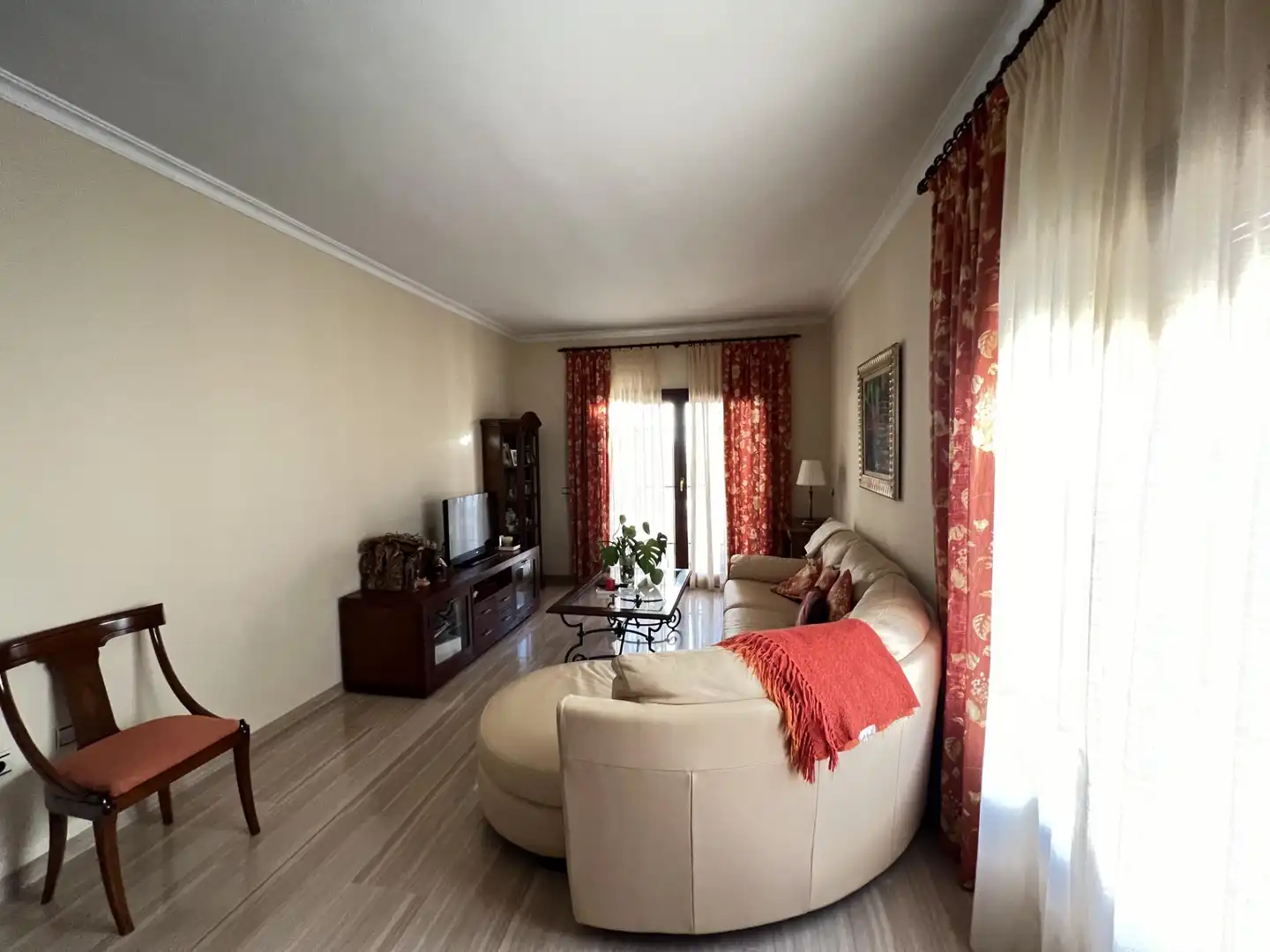 Sala d'estar de Casa o xalet en venda en Antequera amb Aire condicionat, Calefacció i Jardí privat