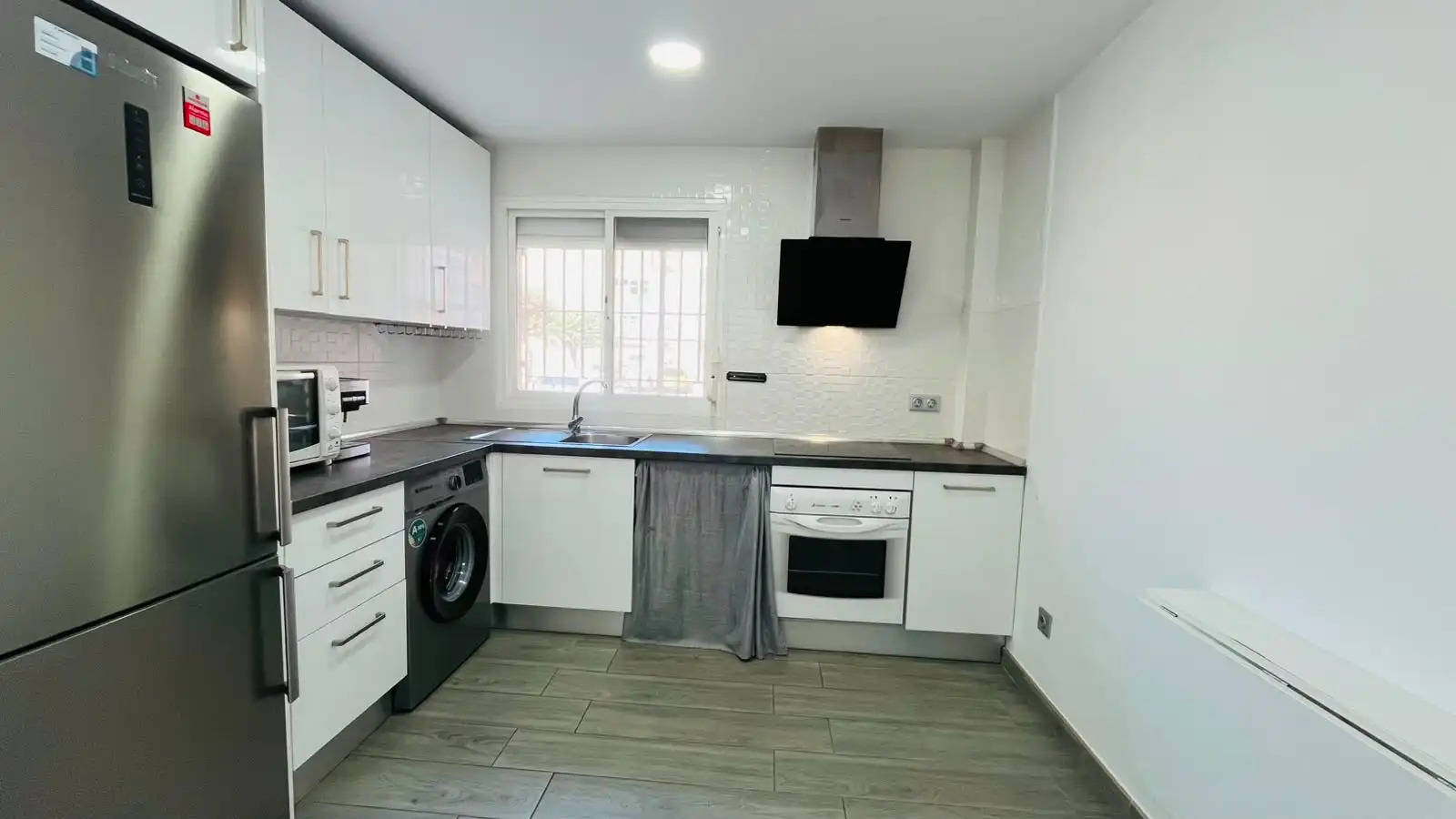 Küche von Wohnung zur Miete in San Fernando mit Klimaanlage, Möbliert und Ofen