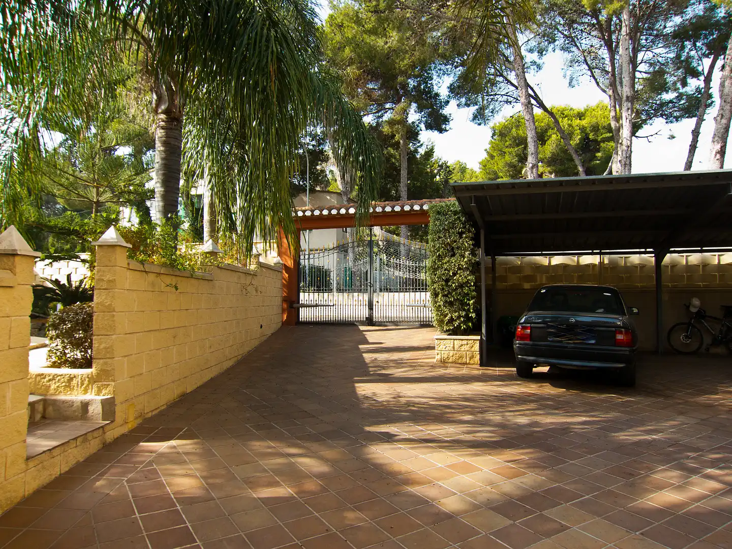 Aparcament de Casa o xalet de lloguer en Dénia amb Aire condicionat, Calefacció i Terrassa