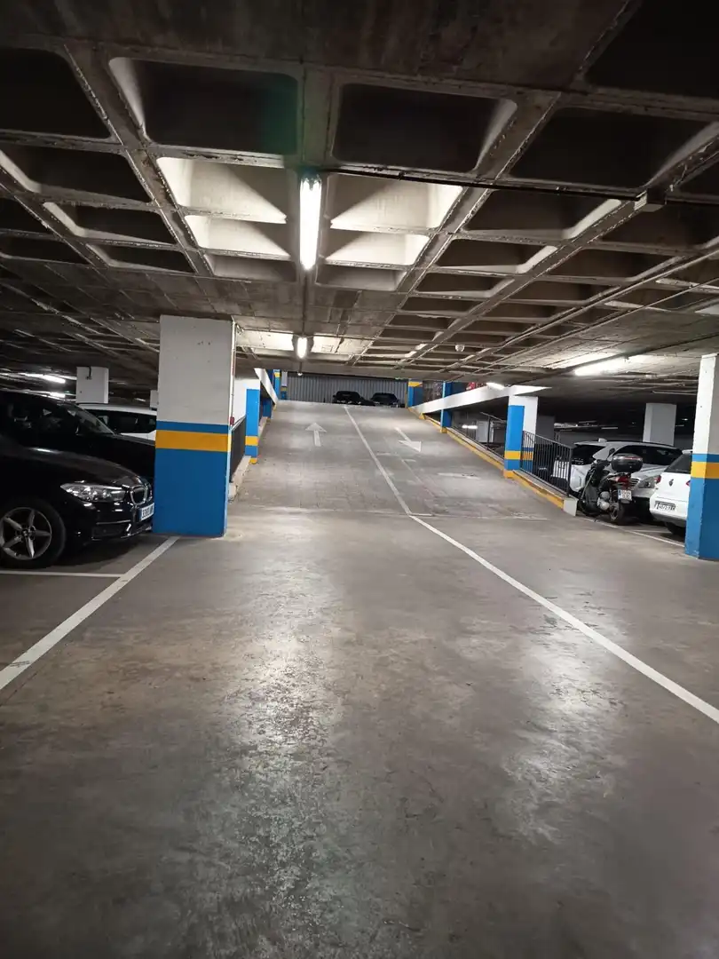 Aparcament de Garatge en venda en Sevilla