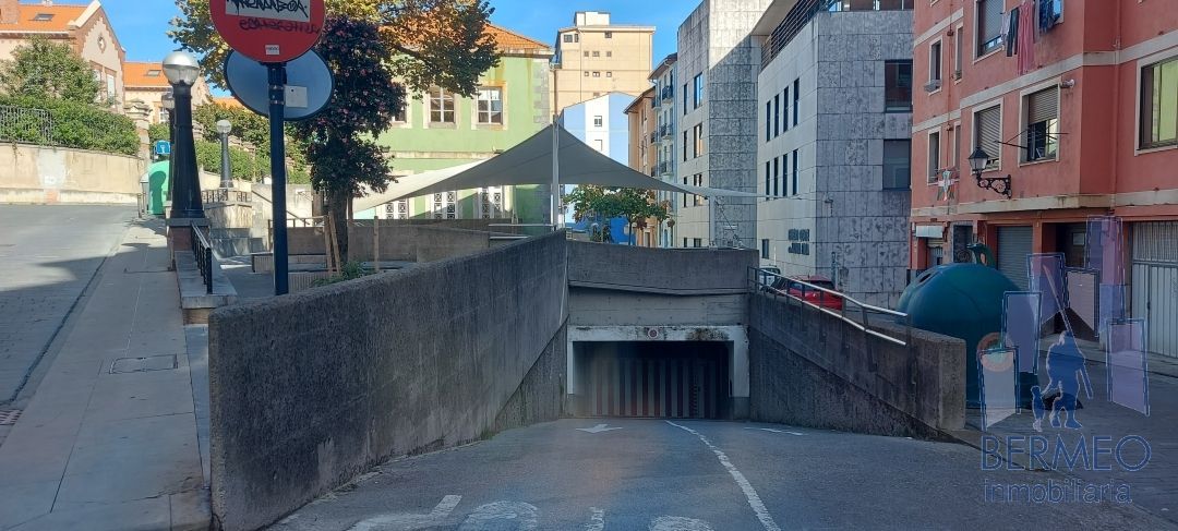 Vista exterior de Garatge en venda en Bermeo