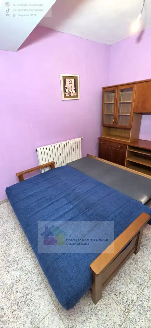 Dormitori de Pis de lloguer en Villadangos del Páramo amb Calefacció, Parquet i Moblat