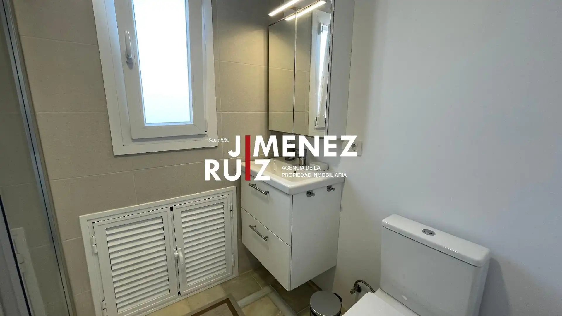 Badezimmer von Wohnung zur Miete in El Puerto de Santa María mit Klimaanlage, Terrasse und Balkon