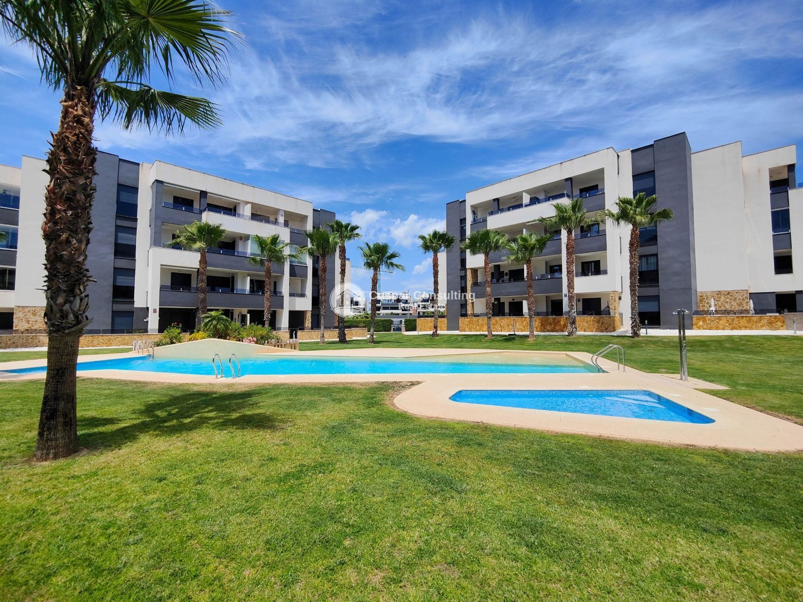 Vista exterior de Apartament en venda en Orihuela amb Aire condicionat, Terrassa i Piscina