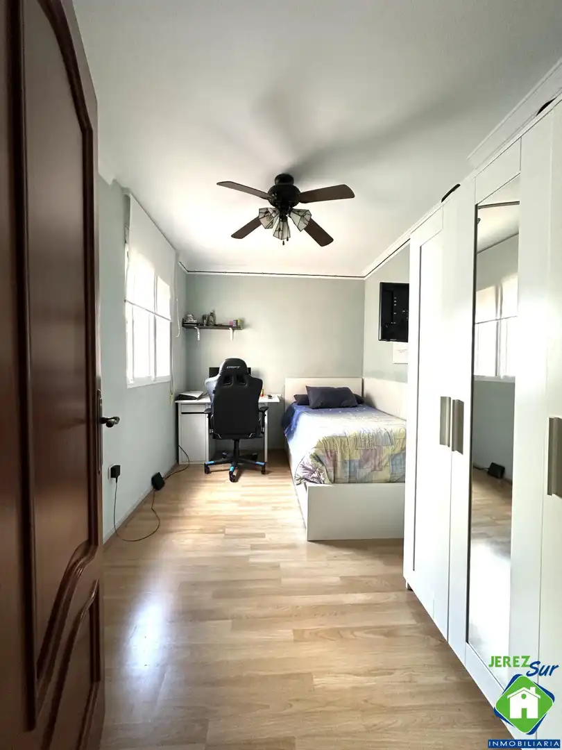 Bedroom of Detached homes for sale in Jerez de la Frontera  with Air Conditioner, Heating and Private garden