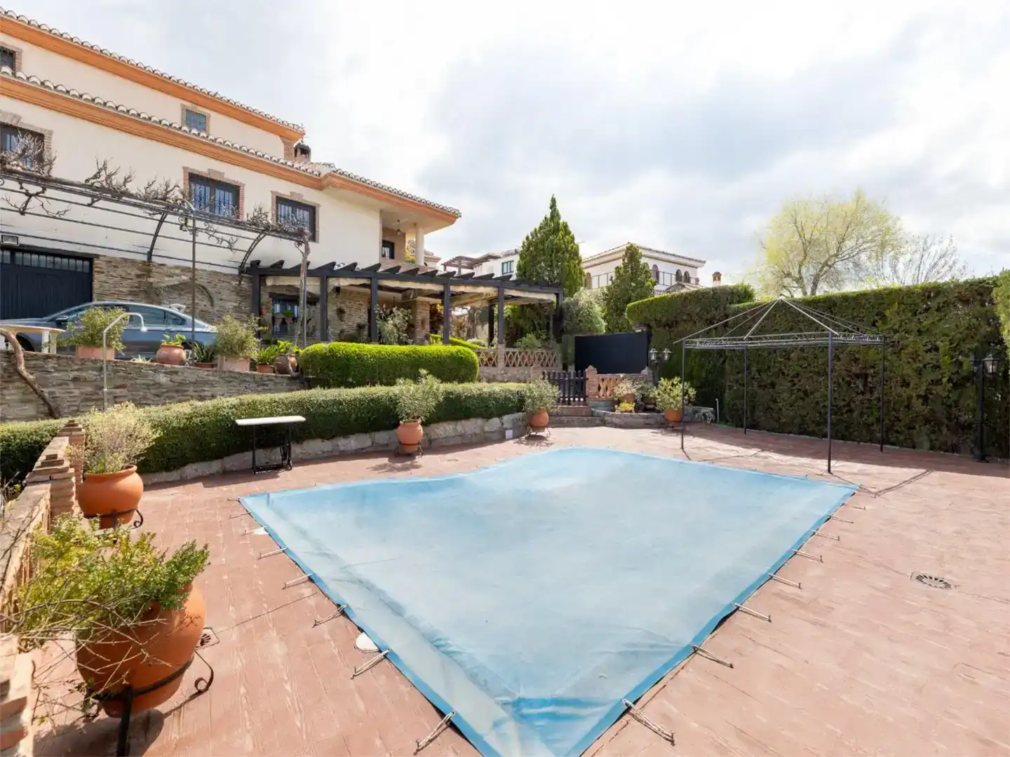Piscina de Pis en venda en Monachil amb Aire condicionat, Jardí privat i Traster