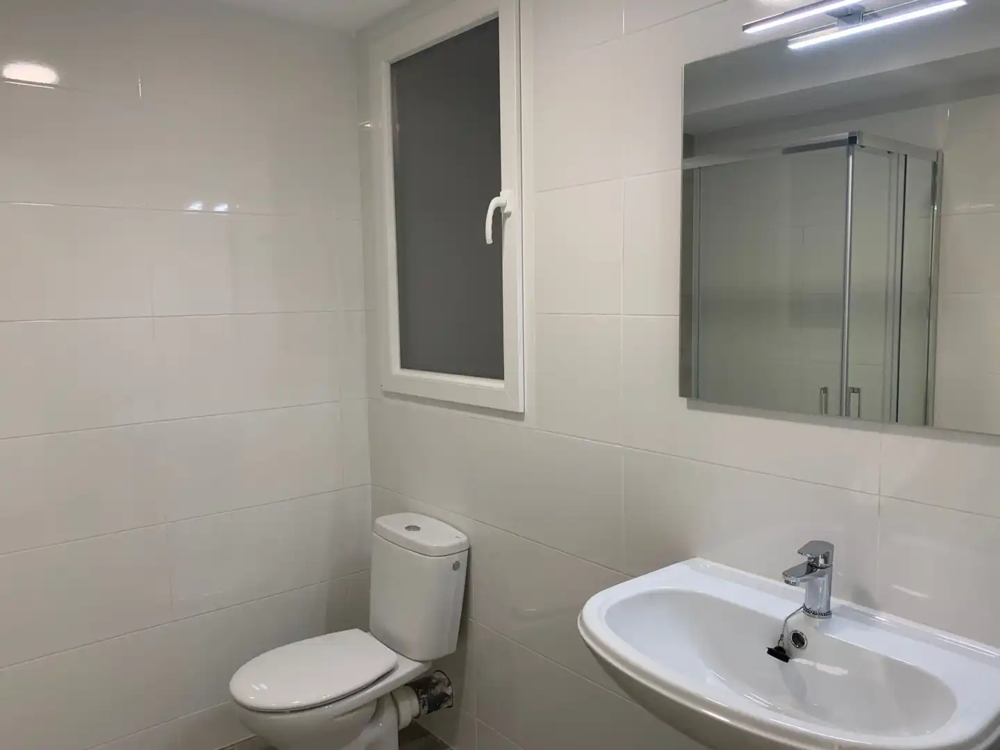 Bathroom of Flat for share in Alcoy / Alcoi  with Heating, Terrace and Furnished