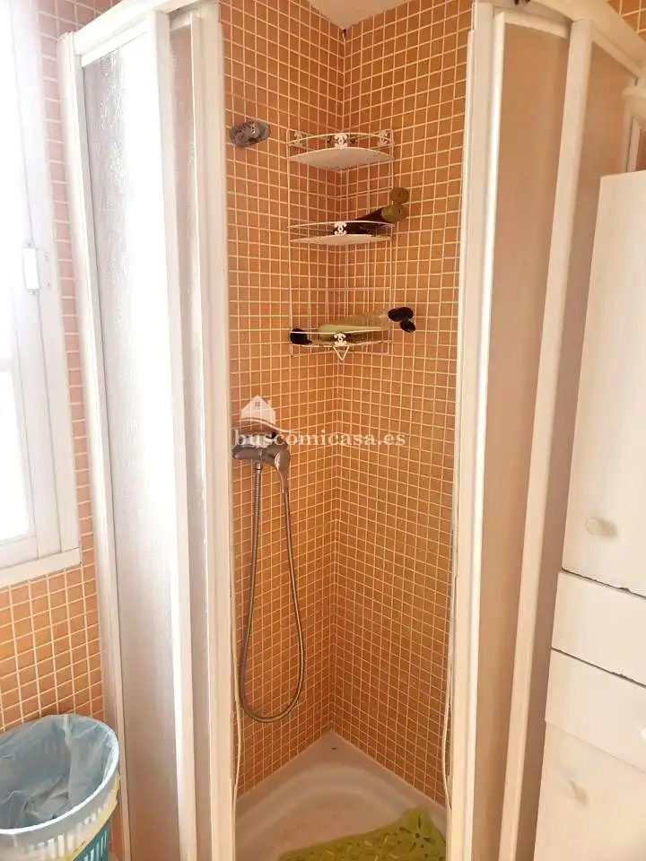 Bany de Casa o xalet en venda en Jaén amb Aire condicionat, Calefacció i Jardí privat