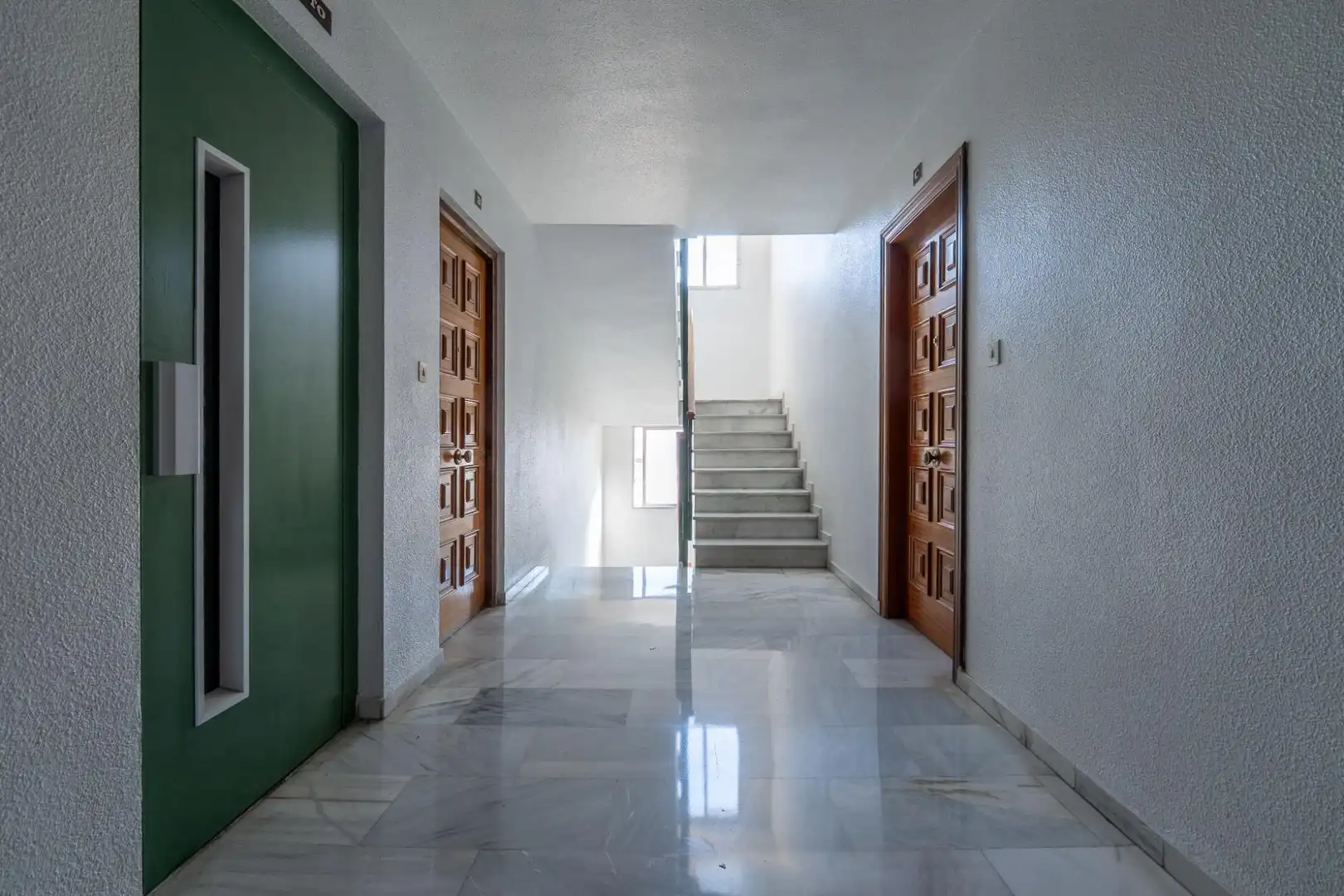 Flat for sale in Granada  with Air Conditioner, Terrace and Alarm