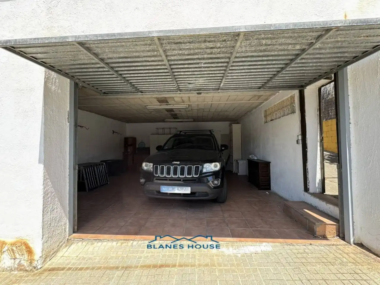 Aparcament de Casa o xalet en venda en Tordera amb Aire condicionat, Jardí privat i Terrassa
