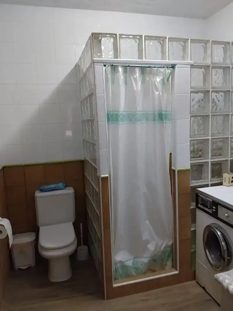 Bany de Casa o xalet en venda en Membrilla amb Aire condicionat, Jardí privat i Parquet