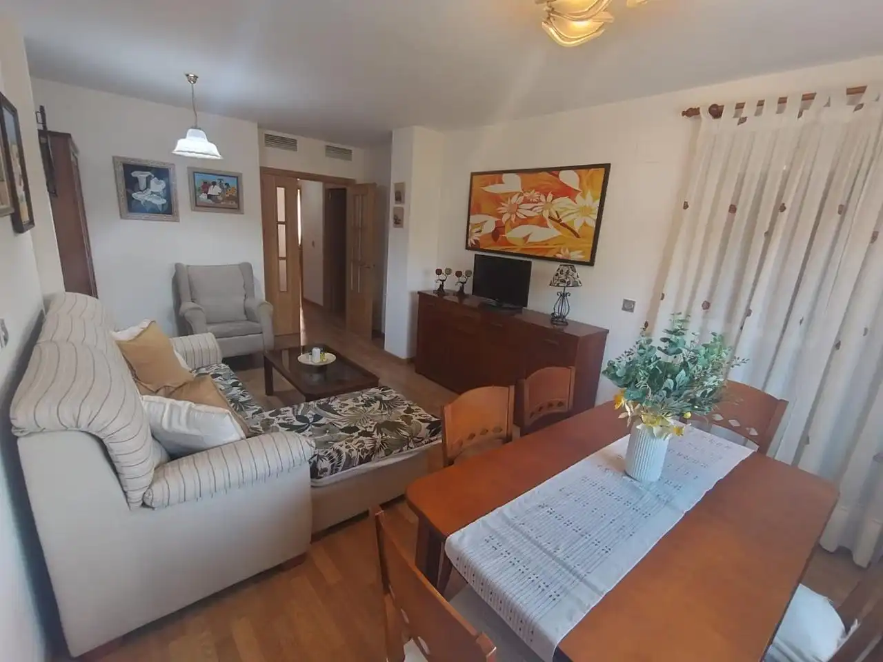 Sala d'estar de Planta baixa de lloguer en Rincón de la Victoria amb Parquet, Terrassa i Moblat