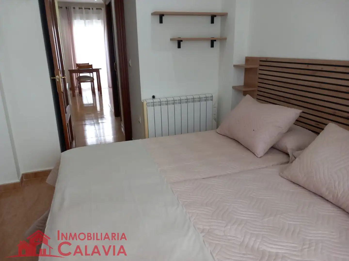Habitación de Apartamento de alquiler en Baeza con Aire acondicionado, Calefacción y Amueblado