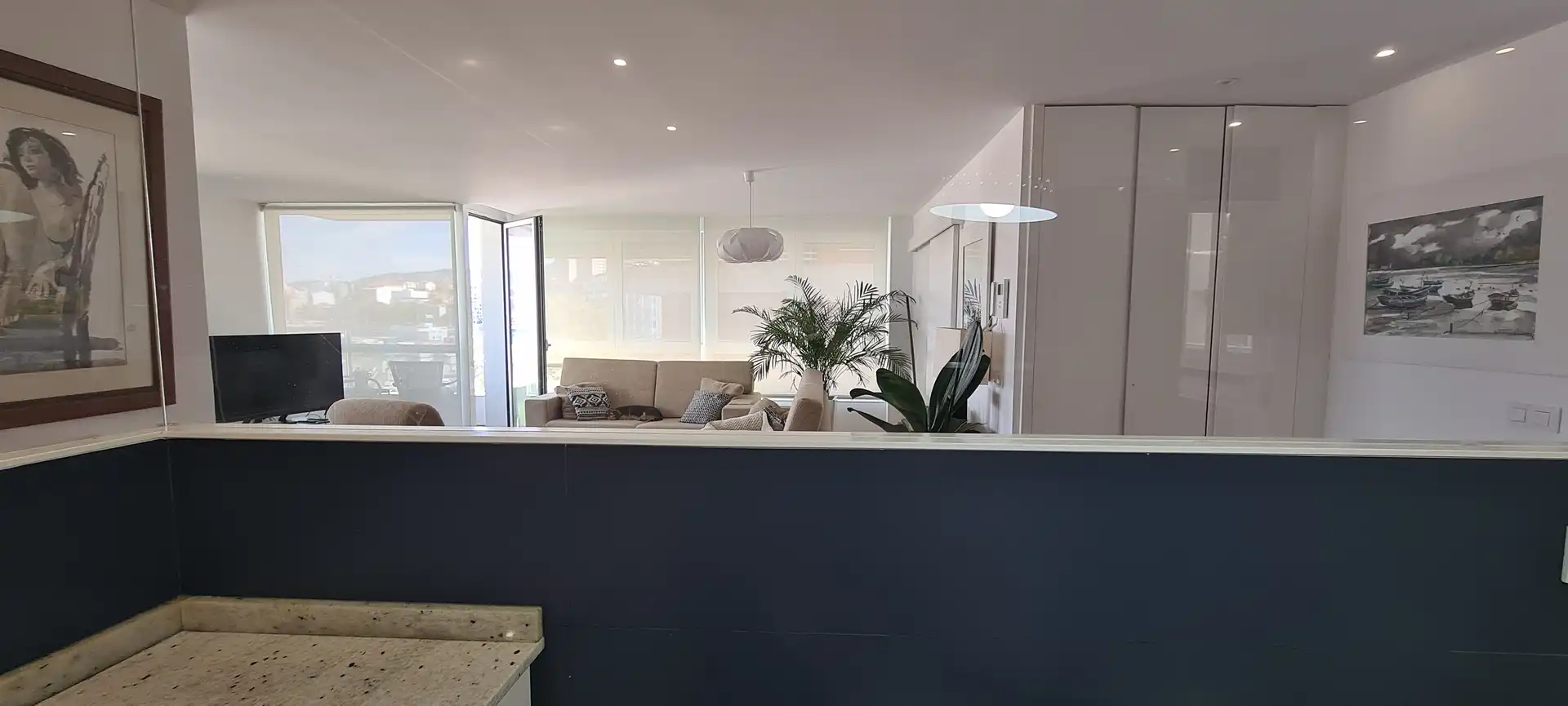 Living room of Flat for rent in Vigo   with Heating, Parquet flooring and Oven