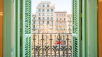 Exterior view of Flat for sale in  Barcelona Capital  with Air Conditioner, Heating and Balcony