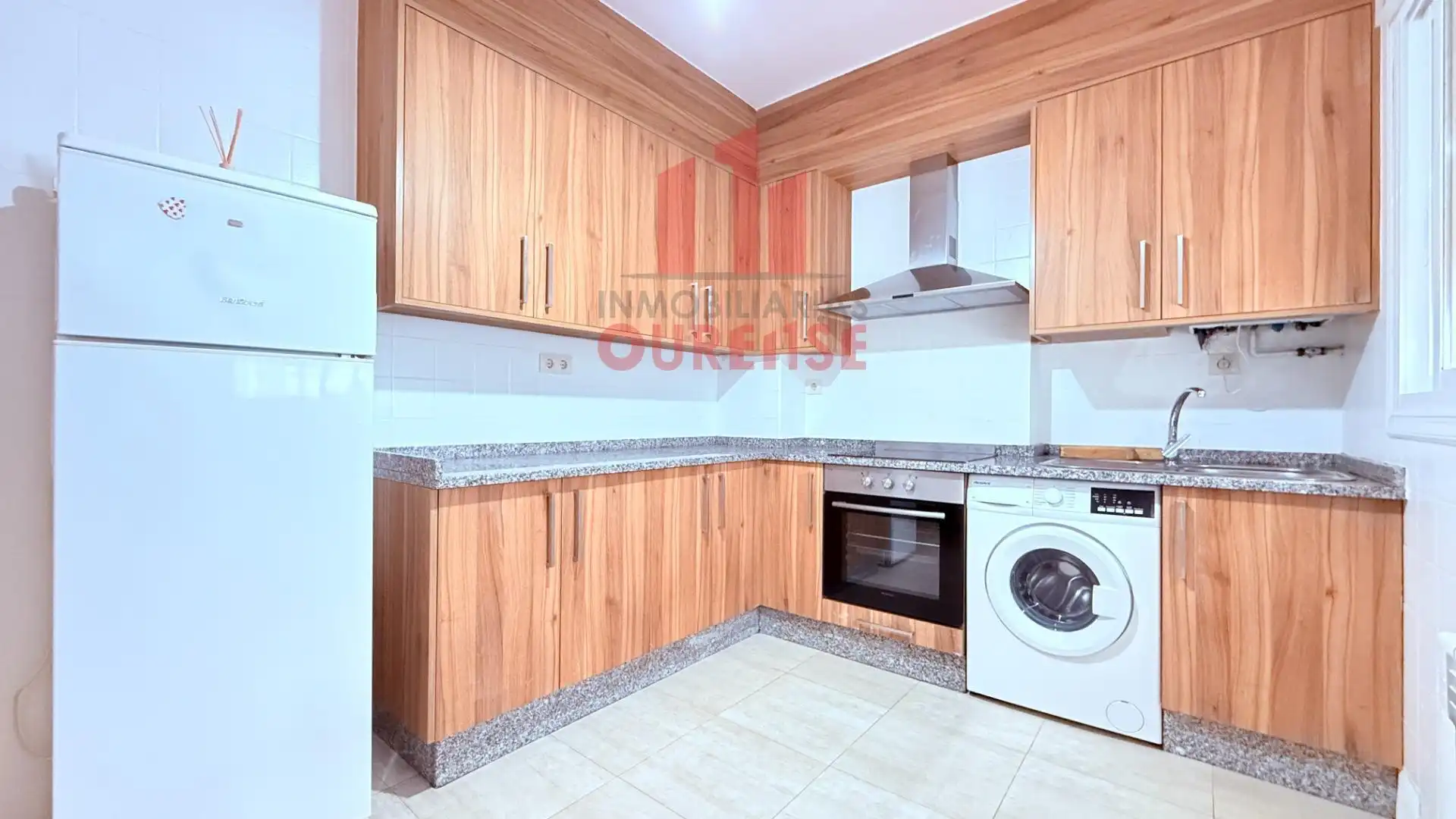 Cocina de Piso de alquiler en Ourense Capital  con Calefacción
