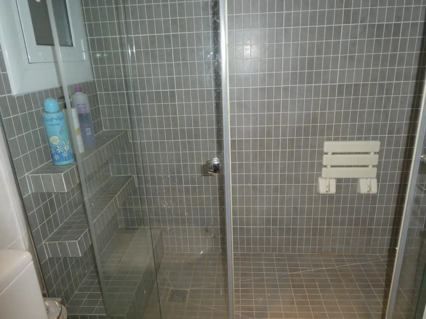Badezimmer von Wohnungen zum Verkauf in Lloret de Mar mit Terrasse und Gemeinschaftspool