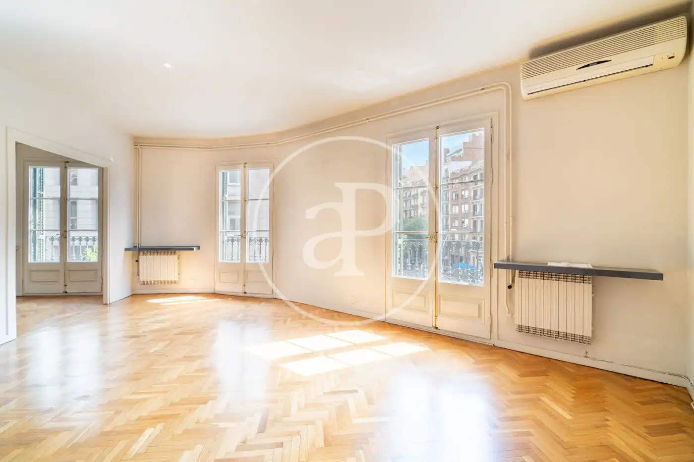 Sala de estar de Piso en venta en  Barcelona Capital con Aire acondicionado, Calefacción y Balcón