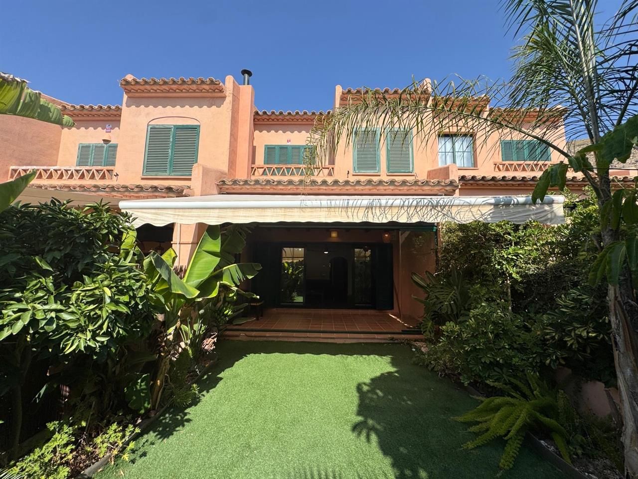 Casa adosada en venta en Golf Bahía