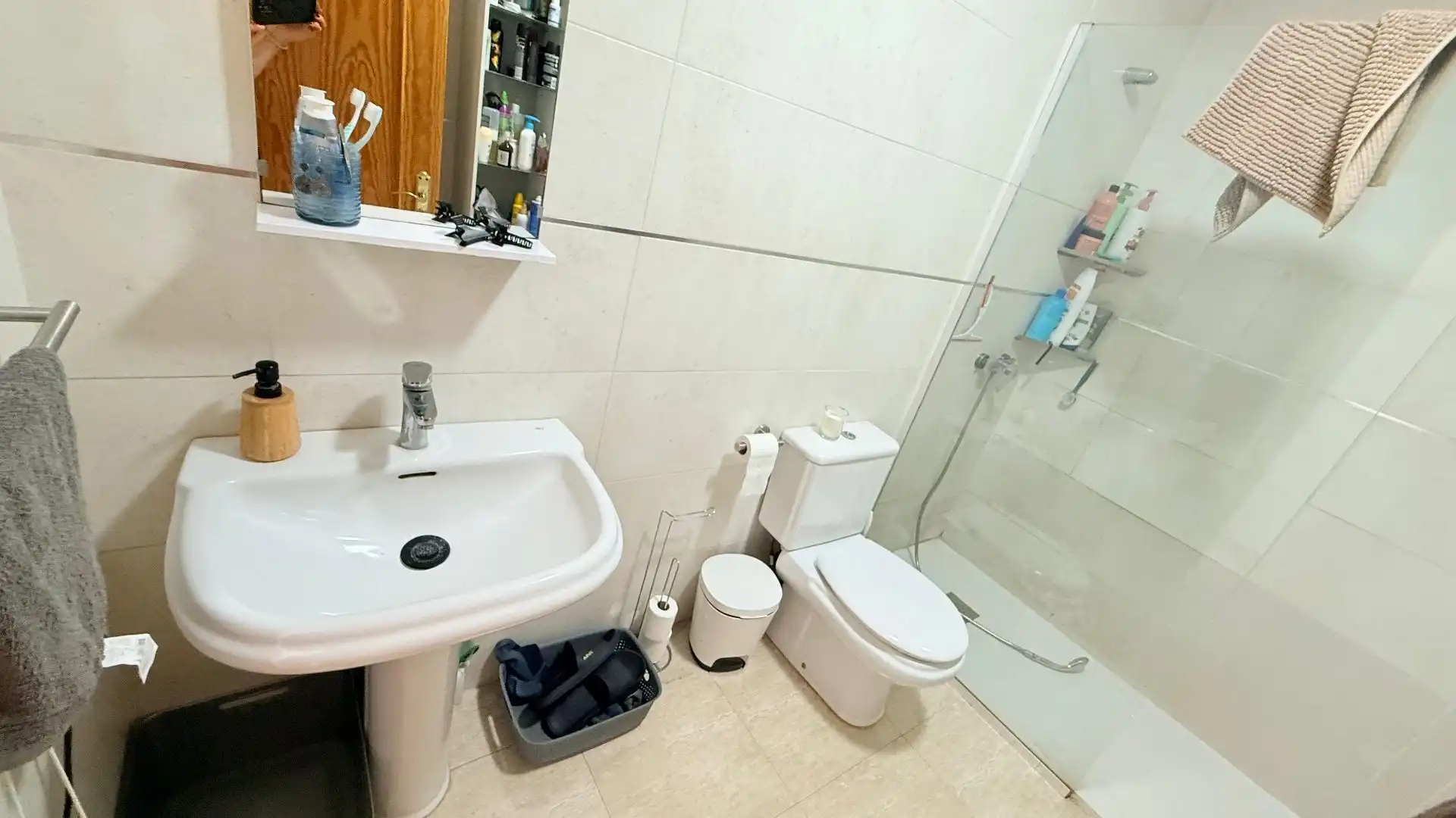Badezimmer von Dachboden zum Verkauf in Fines