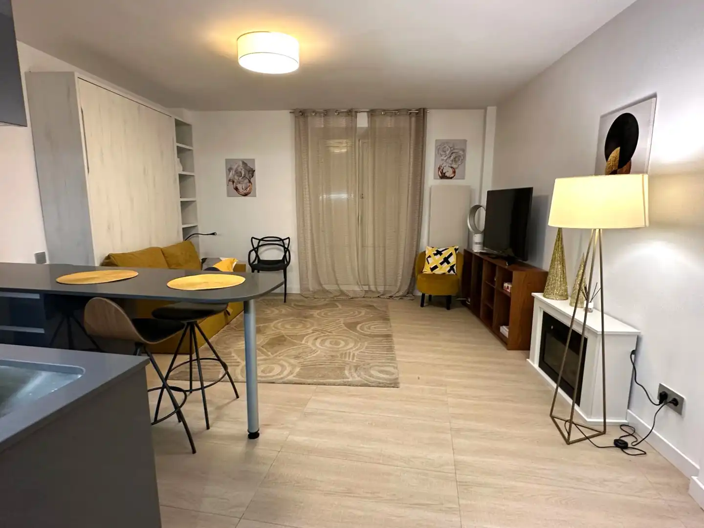 Sala de estar de Apartamento en venta en Madrid con Calefacción, Terraza y Amueblado