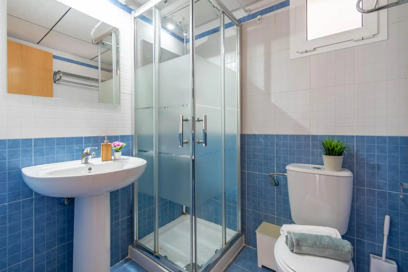 Baño de Piso en venta en Almería con Aire acondicionado, Terraza y Balcón