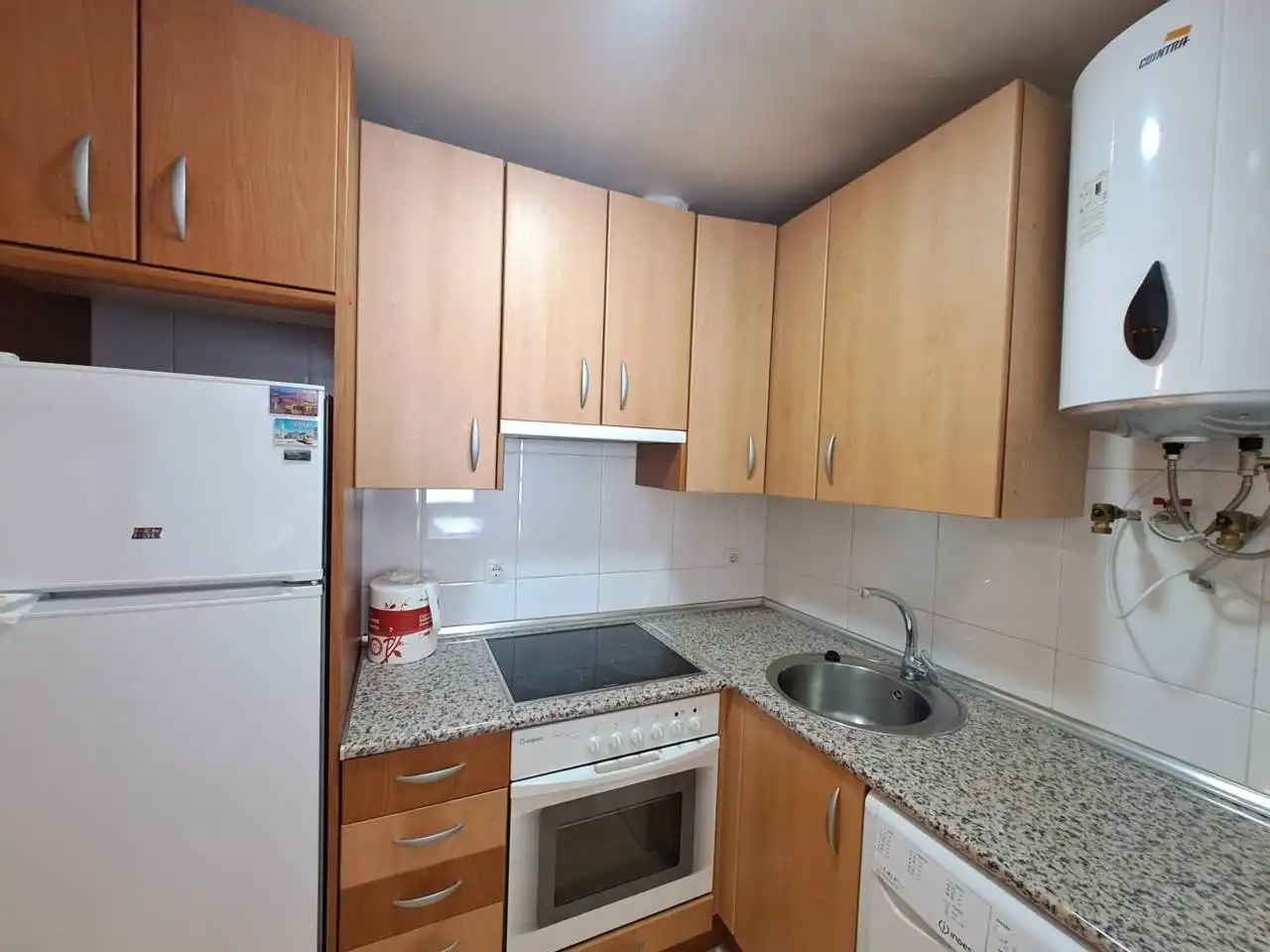 Küche von Wohnung zum Verkauf in Burgos mit Parkett und Abstellraum
