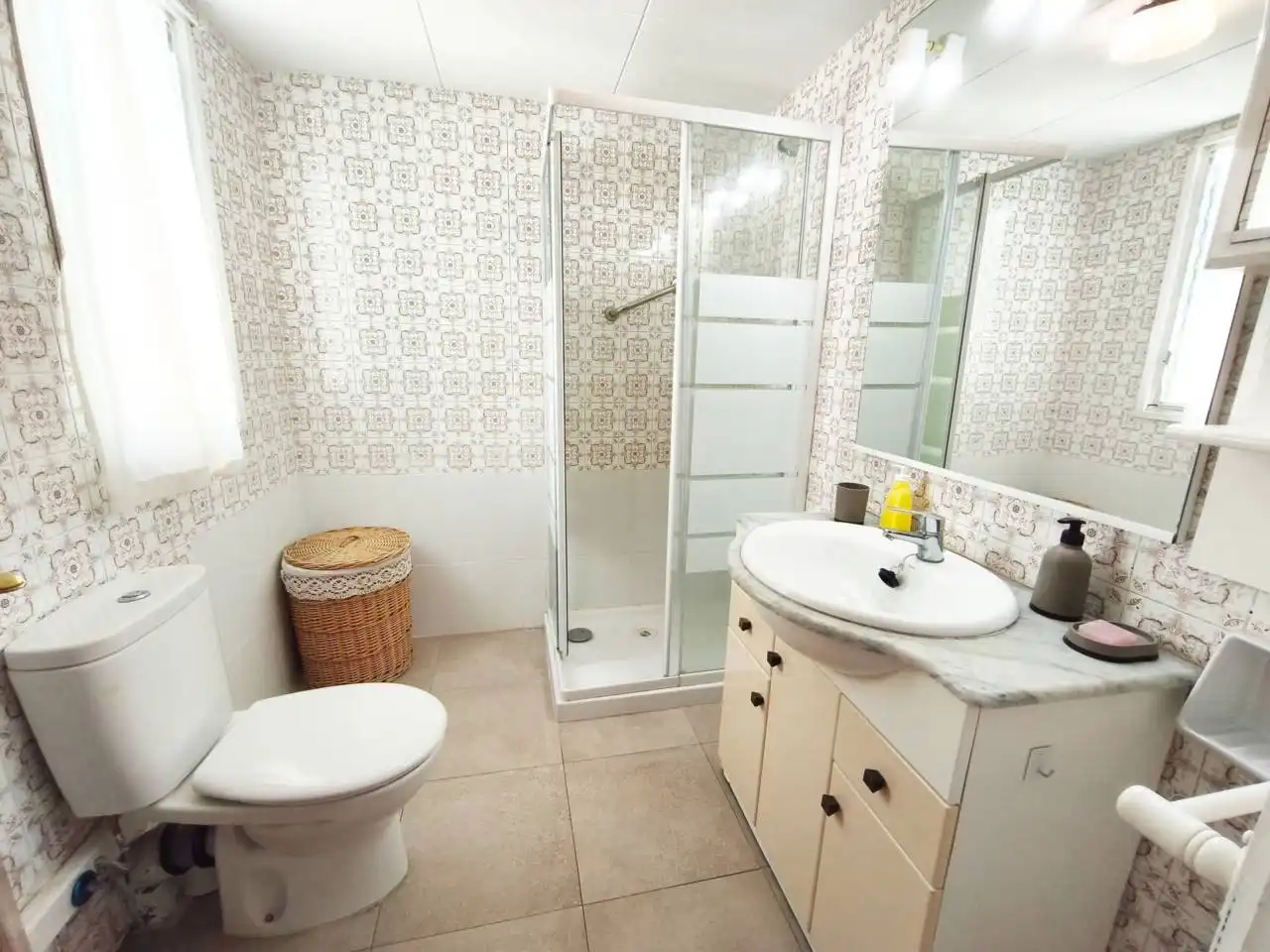 Baño de Piso en venta en Calafell con Aire acondicionado, Terraza y Alarma