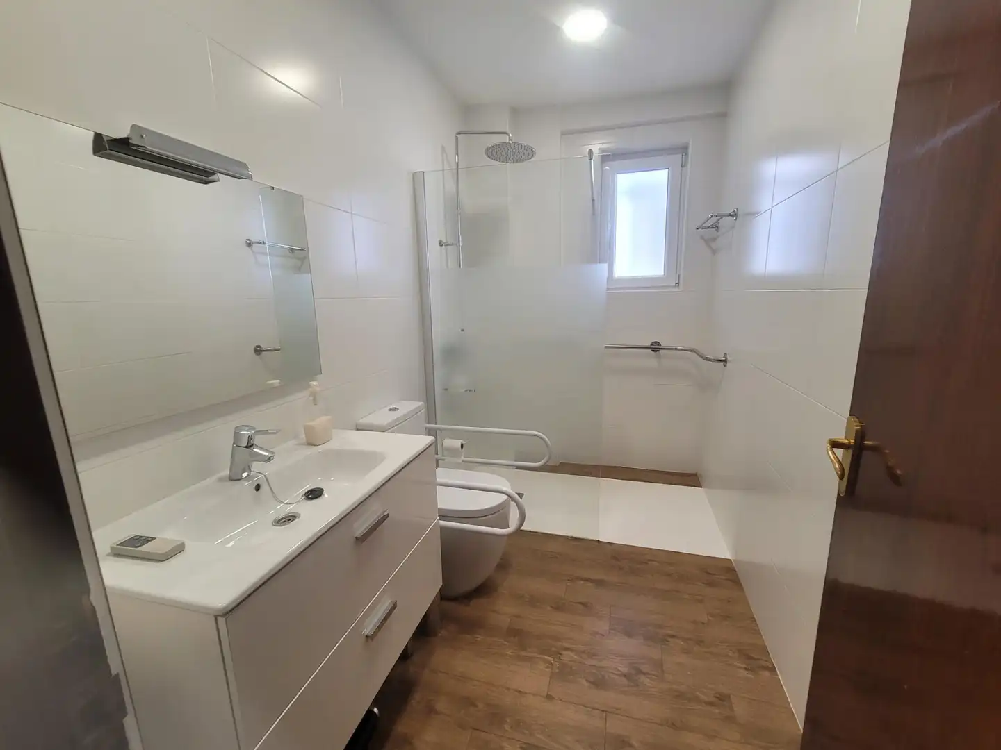 Bathroom of Flat for sale in Cádiz  with Air Conditioner and Terrace