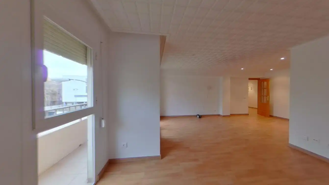 Piso con ascensor en venta en Pza Jorge Luis Borges, imagen 2