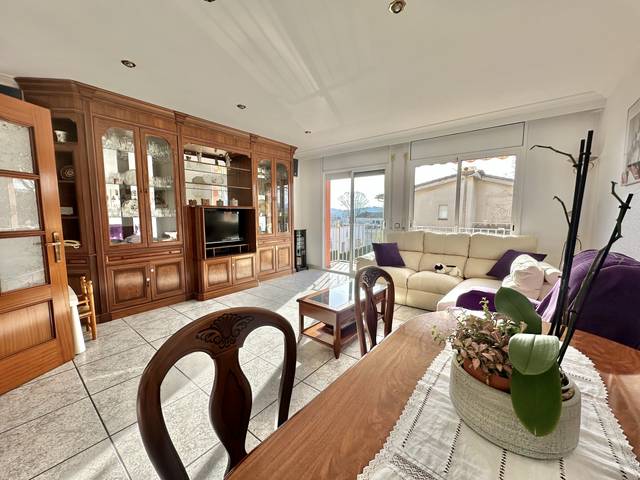 Casa adosada en Venta en Industrials en Castell d'Aro