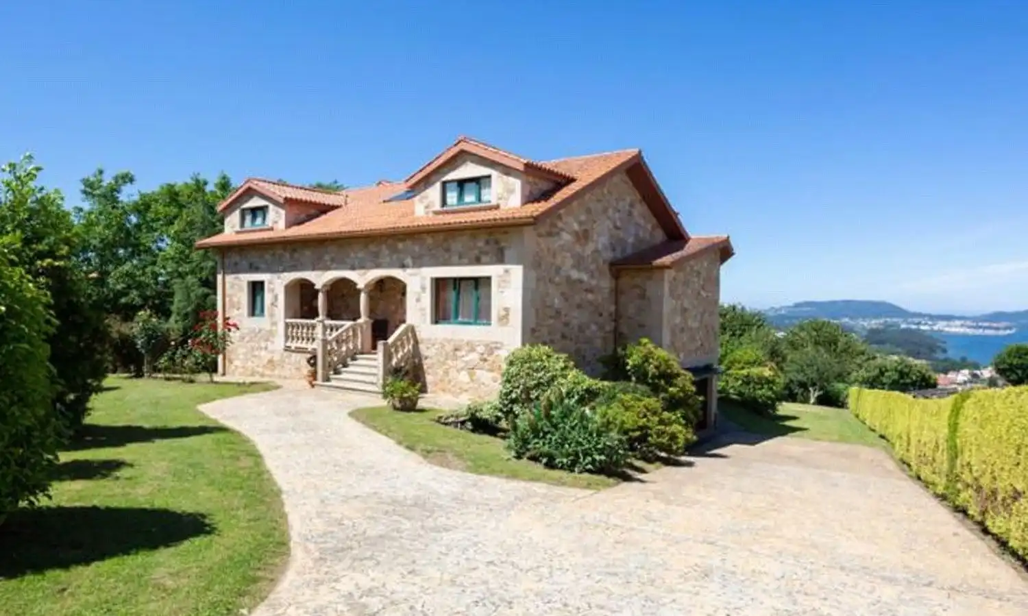 Villa con giardino in vendita a Barallobre 19
