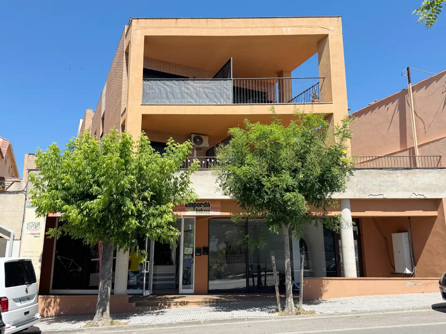 Vista exterior de Apartament en venda en L'Escala amb Aire condicionat, Terrassa i Moblat