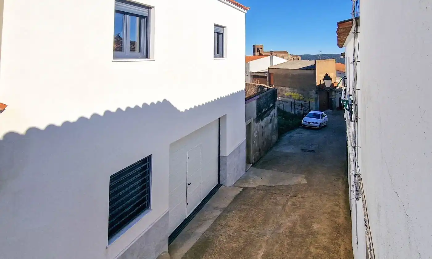 Vista exterior de Finca rústica en venta en Salvatierra de los Barros con Jardín privado, Terraza y Trastero